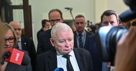 Słowa prezesa PiS o "torturach" niosą się w świat. "FT" o "ponad 20-letnim konflikcie z Tuskiem"