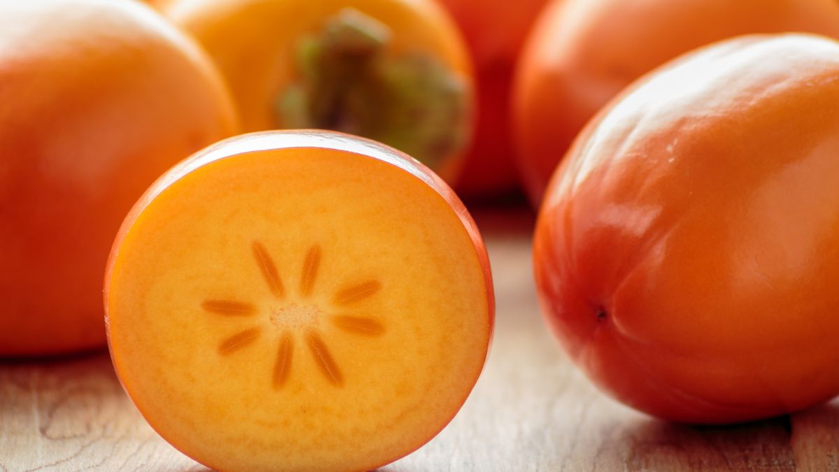 Czy kaki można jeść ze skórką?