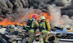 Ogromny pożar w Lęborku. Pali się złomowiec