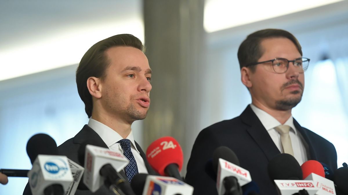 Krzysztof Bosak, Grzegorz P�aczek
Warszawa, 22.01.2024. Wicemarsza�ek Sejmu Krzysztof Bosak (L) oraz pose� Konfederacji Grzegorz P�aczek (P) podczas konferencji prasowej w Sejmie w Warszawie, 22 bm. Temat: Tusk nie odrobi� pracy domowej!. (pn/ibor) PAP/Piotr Nowak
Piotr Nowak
edukacja, konfederacja, konferencja prasowa, polityka, prasowa, prasowy, rz�d Tuska, sejm, media