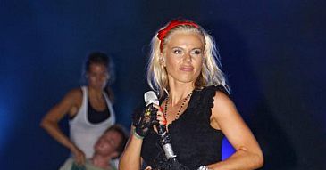Doda boi się, że będzie zdradzana w burdelach!