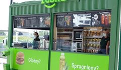 Żabka testuje mobilne sklepy