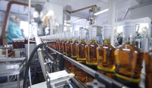 Rosjanie ograniczyli zakupy cukru. Przerzucili się na gin i wódkę