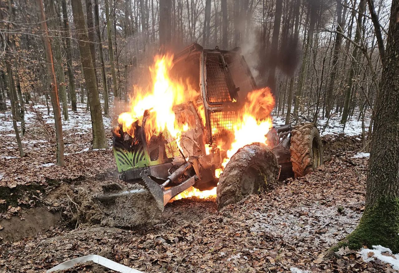 Pożar maszyny leśnej w gminie Złota szybko opanowany