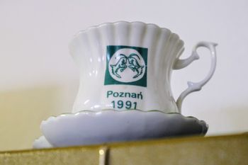 Stara porcelana z PRL znów w cenie. Te naczynia kolekcjonerskie mogą być warte fortunę