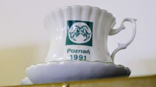 Stara porcelana z PRL znów w cenie. Te naczynia kolekcjonerskie mogą być warte fortunę