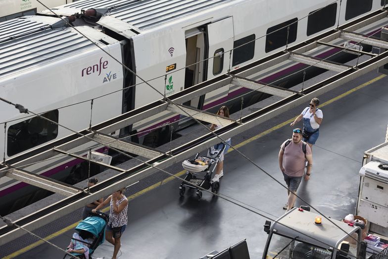 Połączenia kolejowe w stolicy Hiszpanii zawieszone. Powód? Kradzież kabli