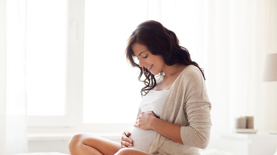 Włosy a ciąża – co warto wiedzieć i czego się spodziewać