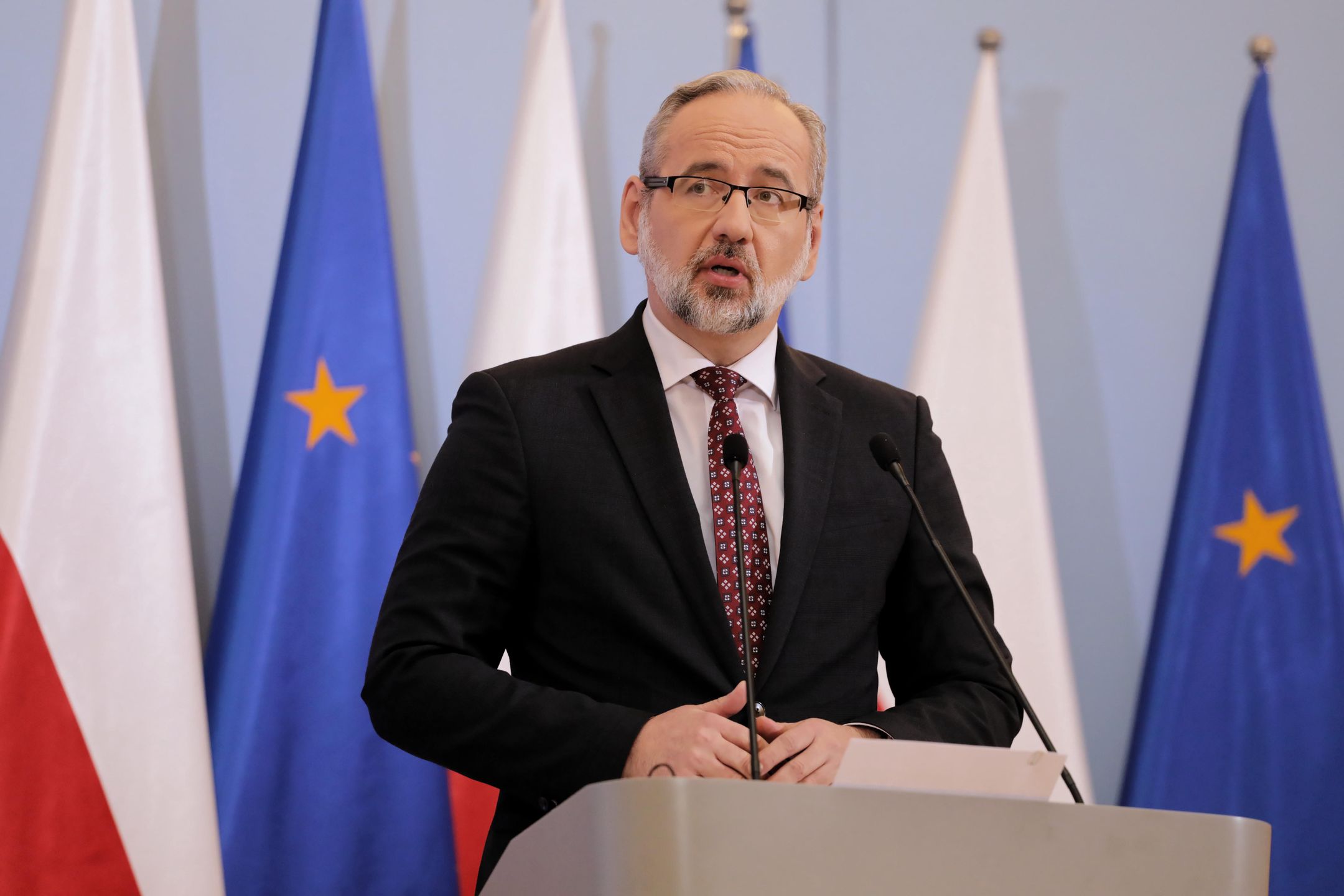 Koniec z maseczkami. Niedzielski zapowiada znoszenie obostrzeń