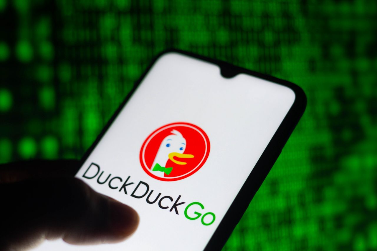 DuckDuckGo ochroni przed śledzeniem na AMP-ie