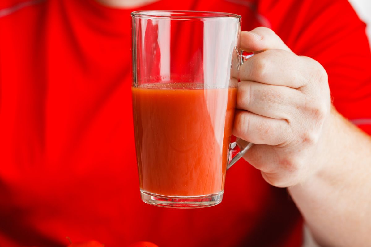 Drinking tomato juice daily boosts heart and immune health