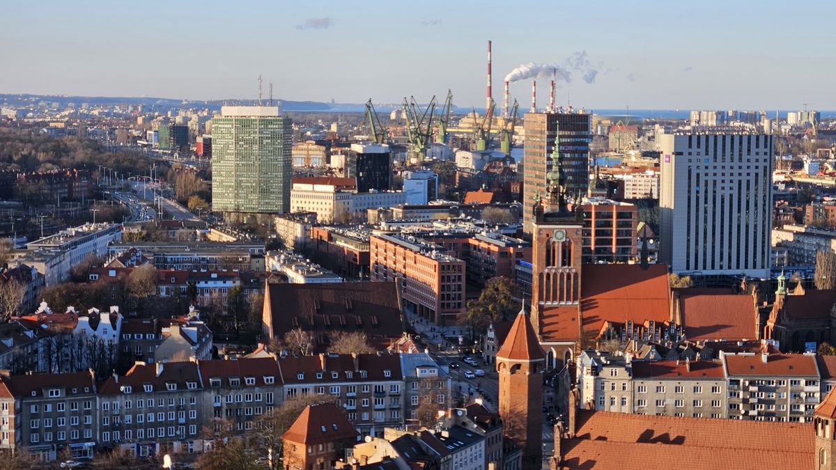 Z Wieży Mariackiej można zobaczyć panoramę Gdańska