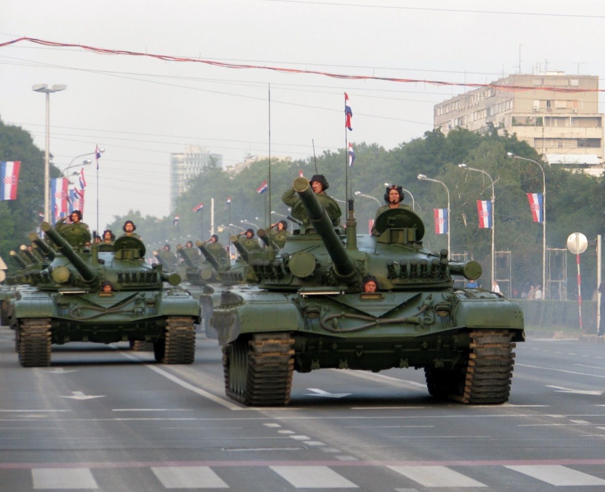 Chorwackie czołgi podstawowe M-84 podczas parad w Zagrzebiu.
