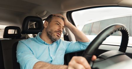 Kupił nowe auto. Odkrył, że było uszkodzone. Oto propozycja salonu