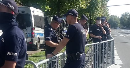 Protest medyków. Zatrzymano busa z materiałami pirotechnicznymi