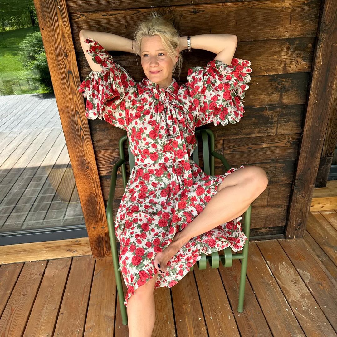 Małgorzata Kożuchowska relaksuje się w sukience w kwiaty 