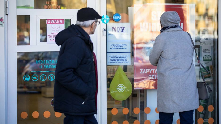Testy na COVID-19 w aptekach. Część placówek rezygnuje. Zdjęcie ilustracyjne 