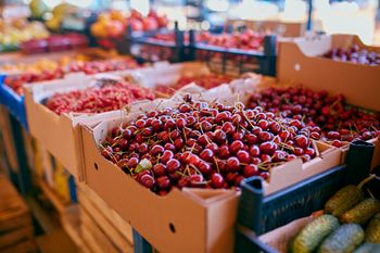 Nie sprzedawali polskich czereśni. Woleli greckie. Lidl ma ważny powód