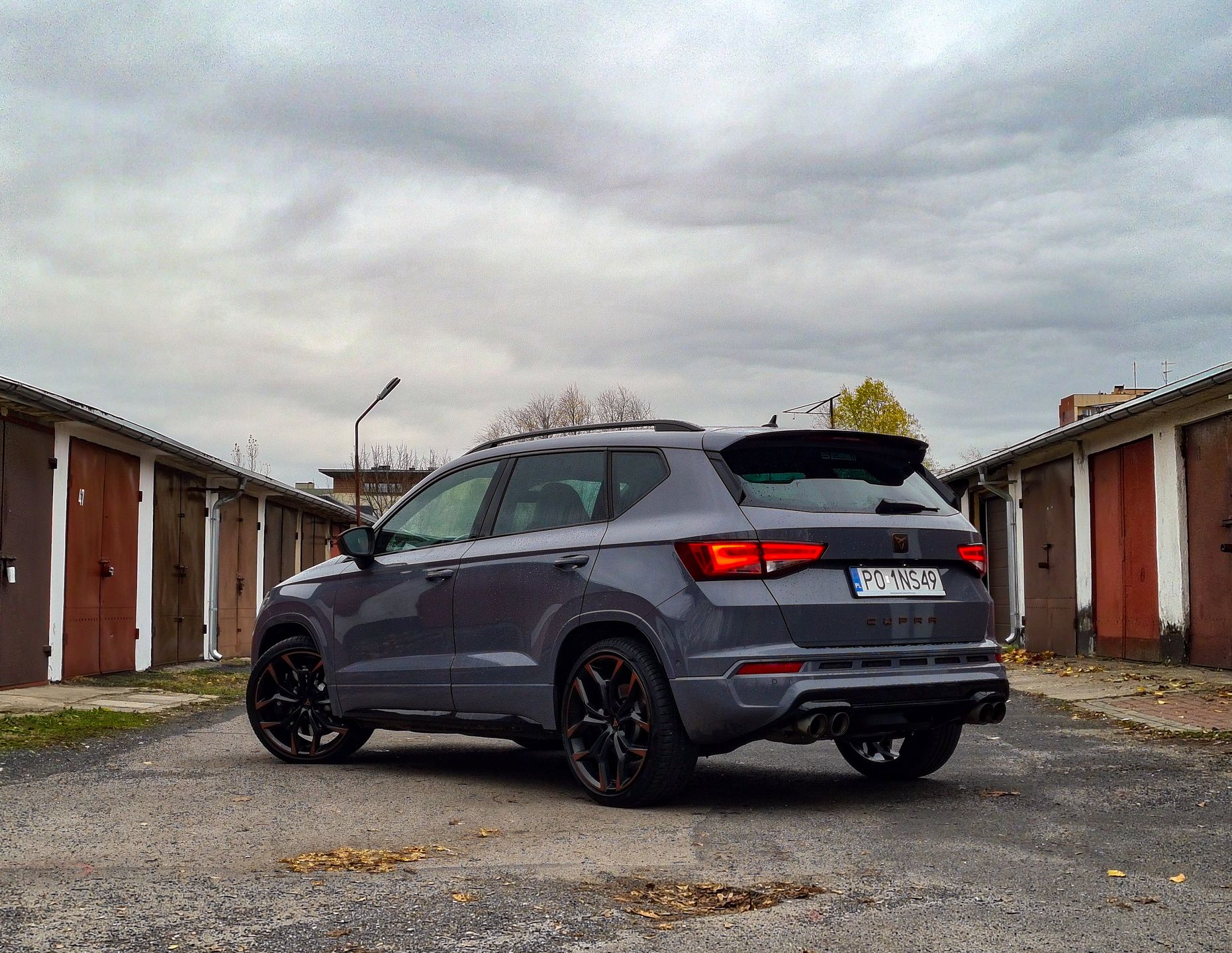 Cupra Ateca Limited Edition: Kamera 360 stopni z 3D, monitor jazdy i profile 3