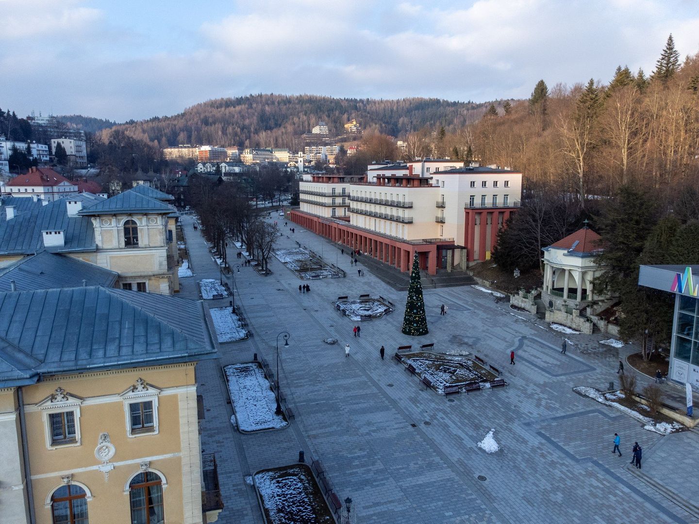 Gdzie na spacer latem w Małopolsce? Spokojne miejsca z pięknymi widokami