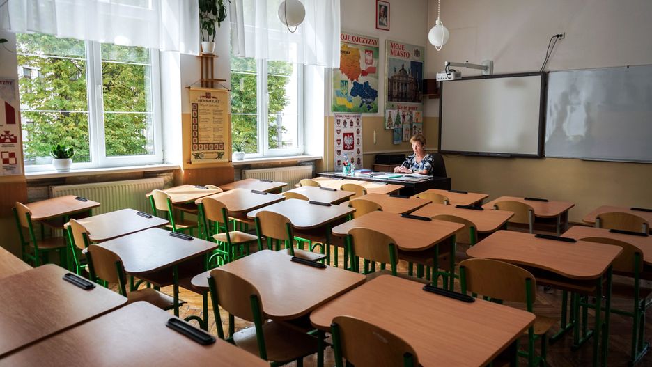 Po wakacjach polskie szkoły będą odmienione. Nauczyciele pracować będą według odchudzonych podstaw programowych