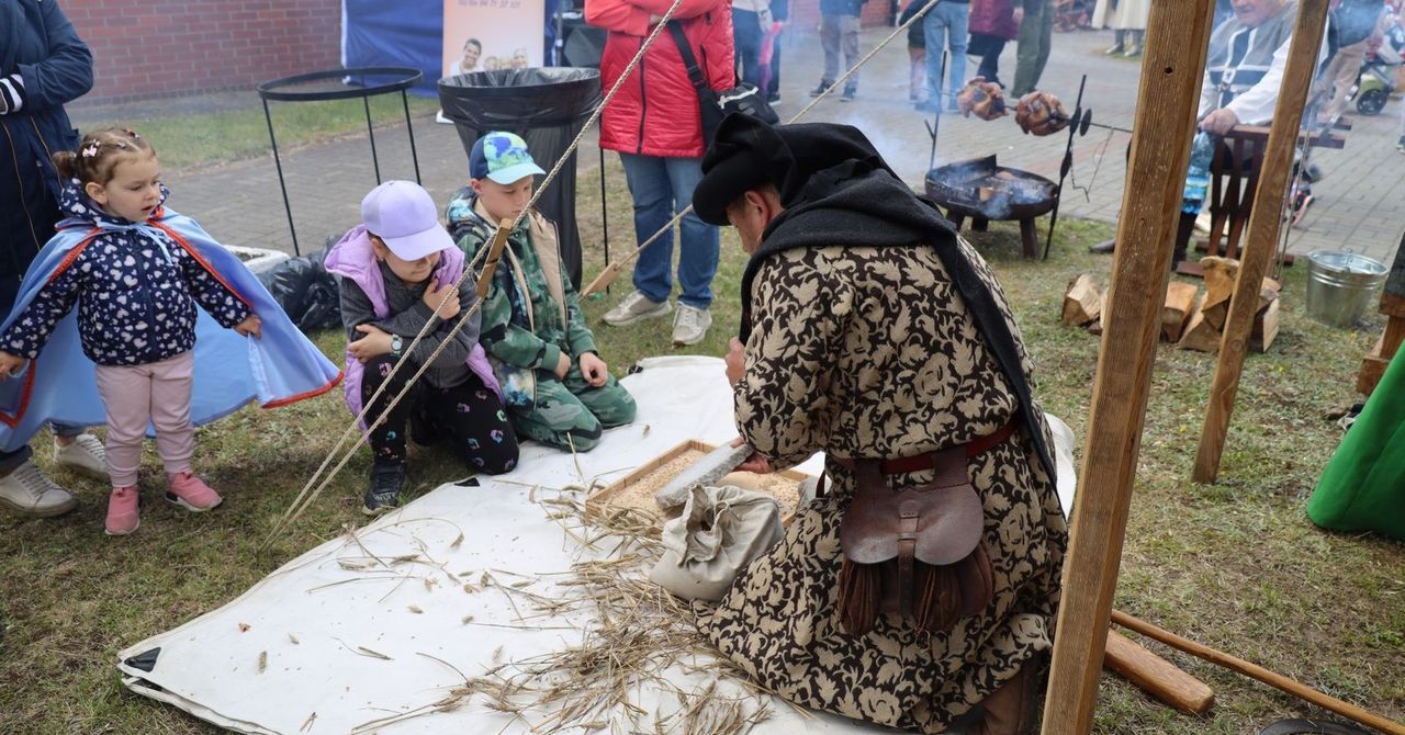Do Szczecinka zjechali rycerze. Zaprosili dzieci do zabawy