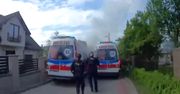 Ryzykując życie ruszyli z pomocą. Policjant skoczył w ogień ratować ludzi