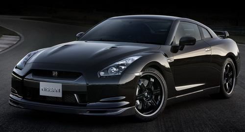 2011-Nissan-GT-R-SpecV-4