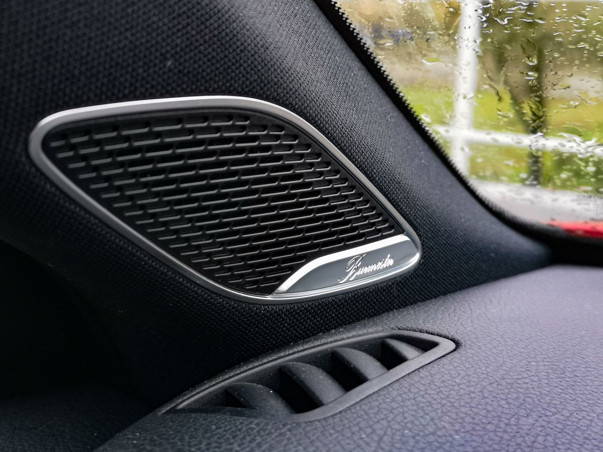 Mercedes CLA: System MBUX, wirtualny kokpit i audio Burmester 40