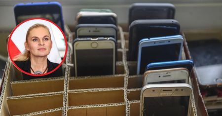 Zakaz smartfonów w szkołach coraz bliżej? Petycja do minister edukacji