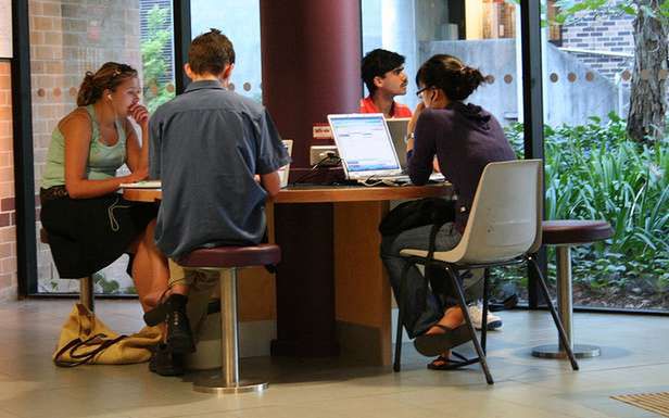 Studenci bez laptopów z Windowsem? To niemożliwe! ;) (Fot. Flickr/maebmij/Lic. CC by-sa)