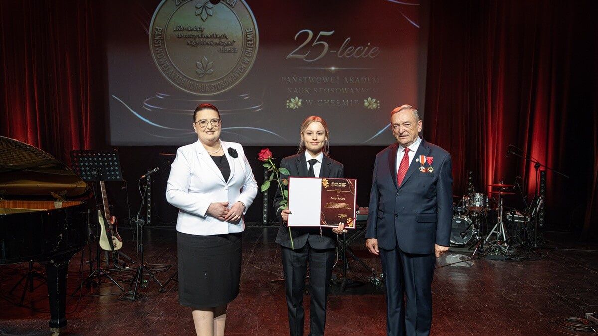 500. zaświadczenie o ukończeniu szkolenia lotniczego w Ośrodku Kształcenia Lotniczego PANS w Chełmie