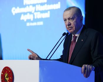 Eksperci: Turcja zbyt słaba na głównego mediatora