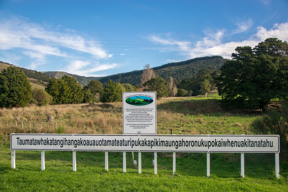 Tabliczka z najdłuższą nazwą miejscowości znajduje się w Nowej Zelandii