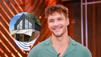 Mikołaj Roznerski wybudował dom w lesie. Tak się urządził