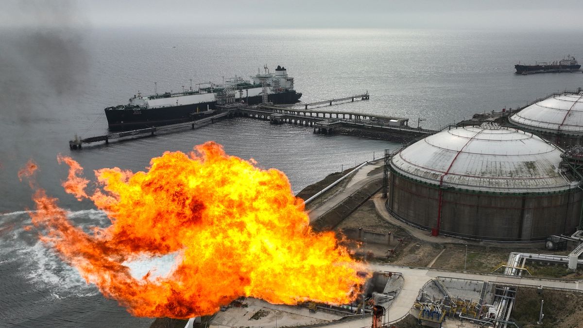 ISTANBUL, TURKIYE - OCTOBER 25: A view of Marmara Ereglisi Liquefied Natural Gas Terminal (LNG) in the open sea of Istanbul, Turkiye on October 25, 2023. Marmara Ereglisi LNG Terminal has been carrying out storage and gasification of LNG for the last 30 years, and exporting gas to the Balkans through land since 2019. (Photo by Muhammed Enes Yildirim/Anadolu via Getty Images)