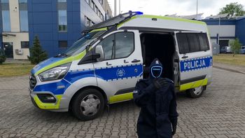 Noc Muzeów 2026 w Płocku. Komenda Miejska Policji otwiera drzwi dla mieszkańców. ZeDeZetek w policyjnym mundurze!
