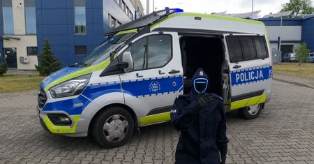 Noc Muzeów 2026 w Płocku. Komenda Miejska Policji otwiera drzwi dla mieszkańców. ZeDeZetek w policyjnym mundurze!