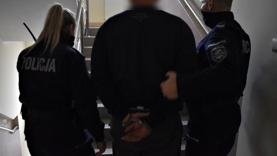 Pomyłka przy dystrybutorze pokrzyżowała plany złodziei.