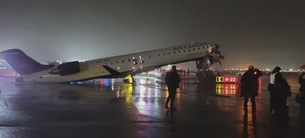 Tragiczny wypadek na lotnisku w Nowym Jorku. Nie żyją piloci, wielu rannych