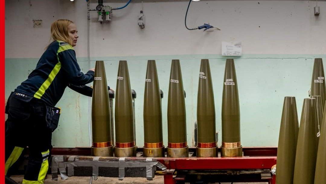 Produkcja pocisków artyleryjskich kal. 155 mm w szwedzkiej fabryce Karlskoga koncernu Nammo. 
