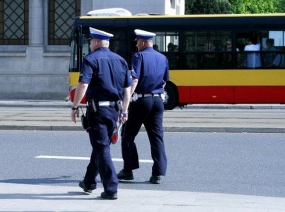 Policja nadzoruje drogi wjazdowe do Warszawy