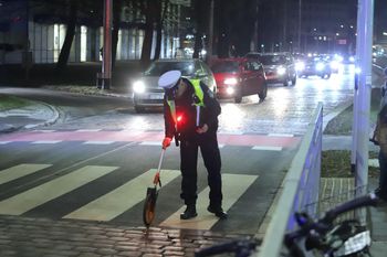 Bydgoszcz: Potrącił na przejściu dla pieszych kobietę. Była nietrzeźwa