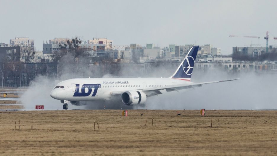 reporter_baza_2021-03
17.03.2021 Warszawa Lotnisko Chopina, Ladowanie samolotu Boeing 787-800 Dreamliner PLL LOT, Fot Tomasz Jastrzebowski/REPORTER
Tomasz Jastrzebowski/REPORTER