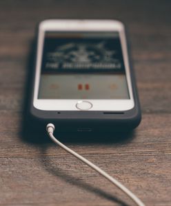 Ładujesz telefon nocą? Natychmiast przestań