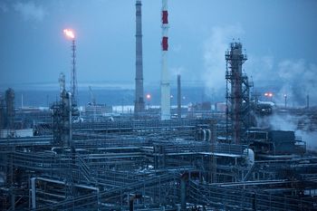 Ukraińskie drony nad Rosją. Płonie rafineria, zamknięte lotniska