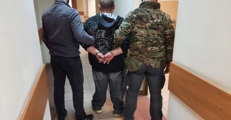 Trzy osoby poszukiwane w rękach ostrowieckich policjantów
