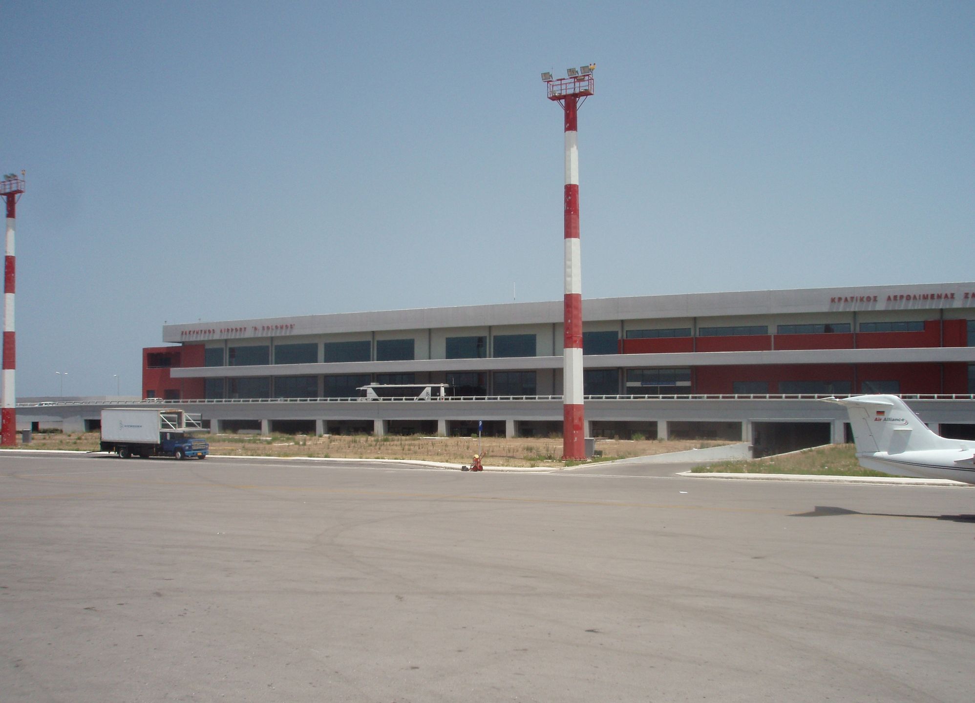 Usterka w samolocie uniemożliwiła lot z Zakynthos do Polski. Parę godzin później druga maszyna też uległa awarii i start został przerwany na pasie