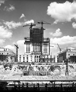 Sekrety przebudowy Warszawy. Miały być superwieżowce, a jest Pałac Kultury i Nauki