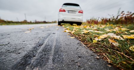 Jesień i zima na drodze? Zadbaj o hamulce!